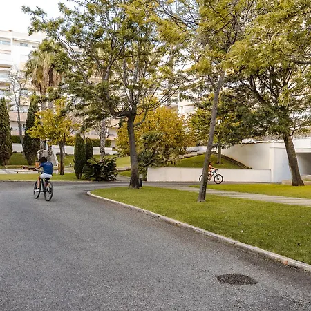 Апартаменты Lux In Priv With Pool, Near Beach, Parking & Easy Access To Lisbon Пареде