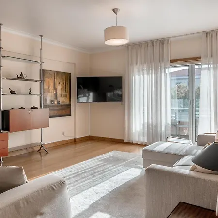 Апартаменты Lux In Priv With Pool, Near Beach, Parking & Easy Access To Lisbon *
