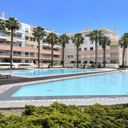 Апартаменты Lux In Priv With Pool, Near Beach, Parking & Easy Access To Lisbon Пареде
