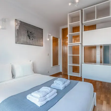 Lux In Priv With Pool, Near Beach, Parking & Easy Access To Lisbon Appartement